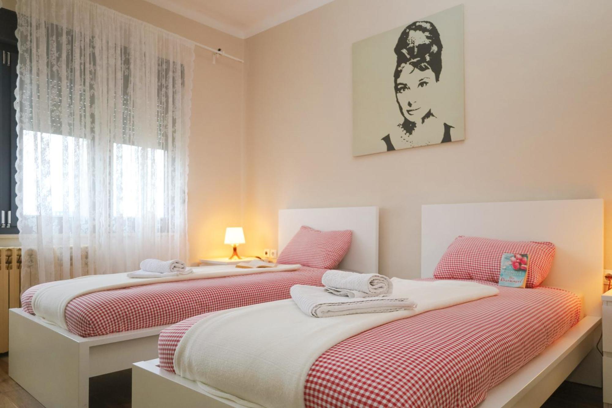 Kamena Kuca Appartement Pozega Buitenkant foto